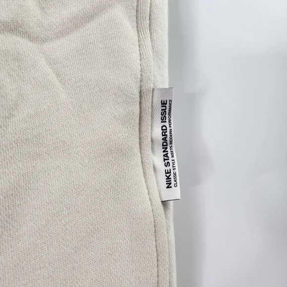 NIKE Standard Issue Classic Style Meets Modern Performance Basketball Joggers - Picture 5 of 8